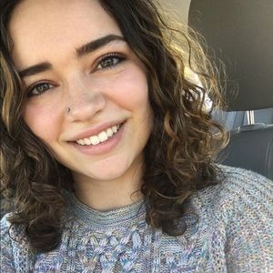 Meet your Posher, Selena